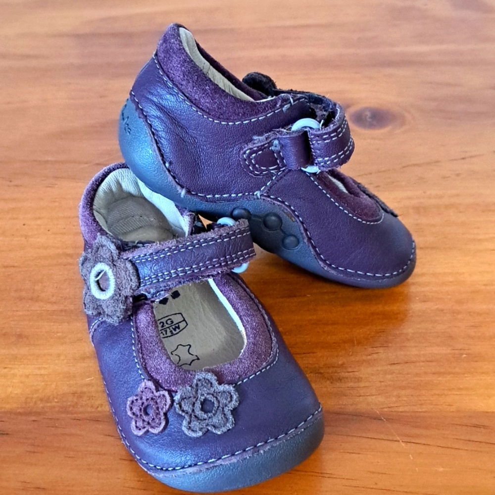 First Shoes Purple Maryjane floral Clarks size 2